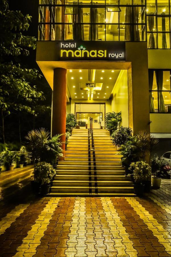 Hotel Manasi Royal Сатара Екстер'єр фото